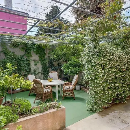 In With Balcony, Wifi 4827-5 בית הארחה *