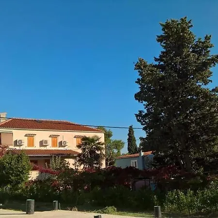 In With Balcony, Wifi 4827-5 נזרין