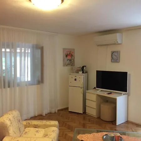 In With Balcony, Wifi 4827-5 בית הארחה *