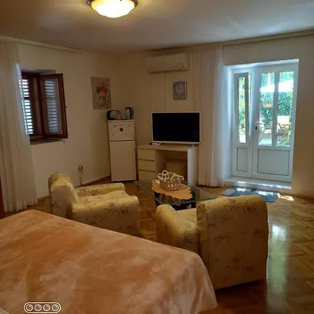 בית הארחה In With Balcony, Wifi 4827-5 נזרין